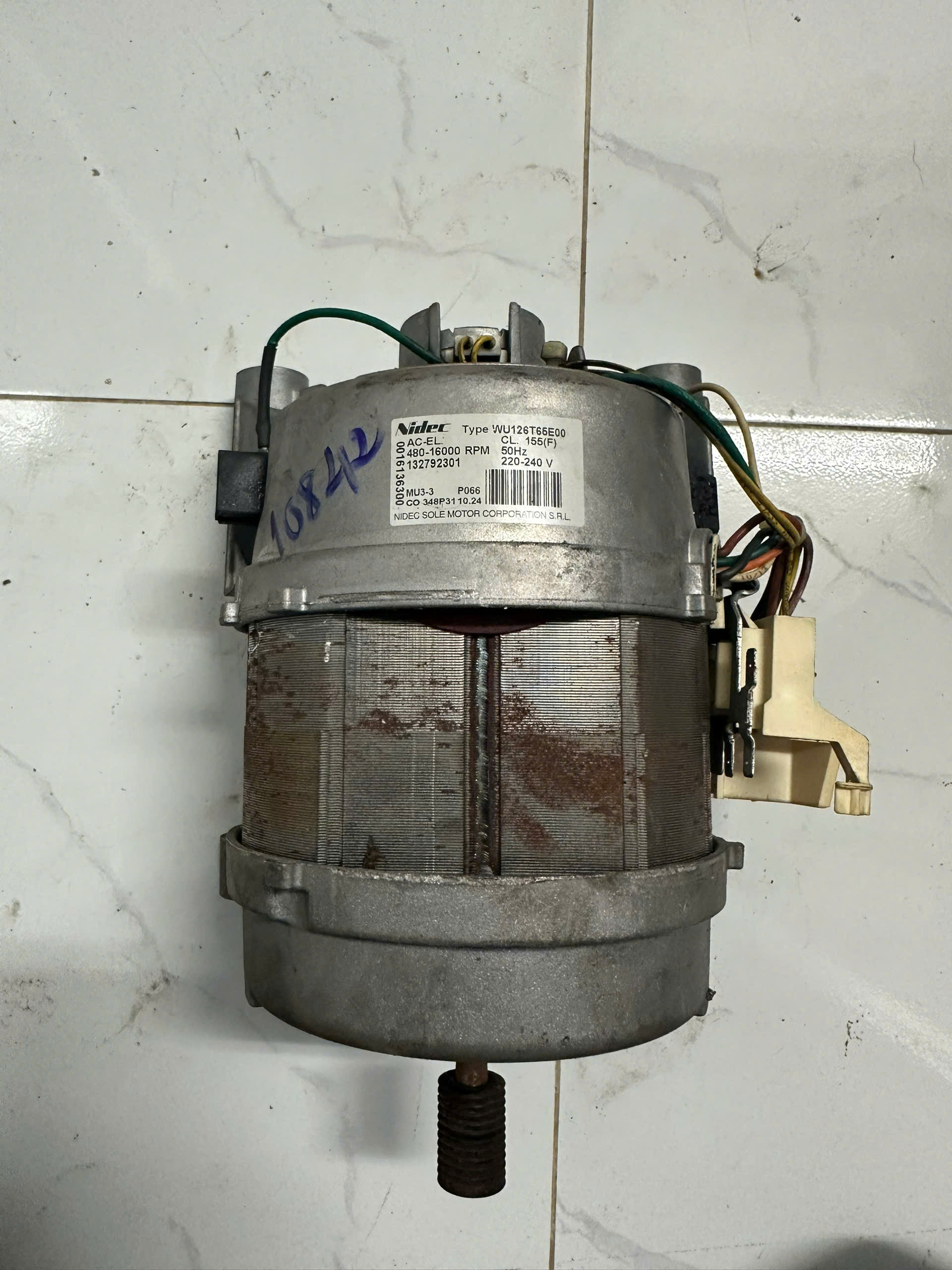 Mô tơ máy giặt cửa ngang Elextrolux EWF10842 tháo máy